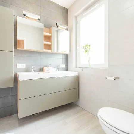 Boutique Luxury Penthouse Apartment *